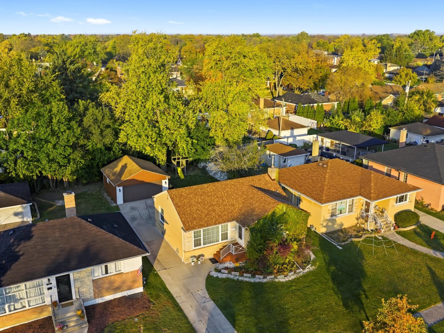 2136 Bristol Avenue, Westchester, IL 60154