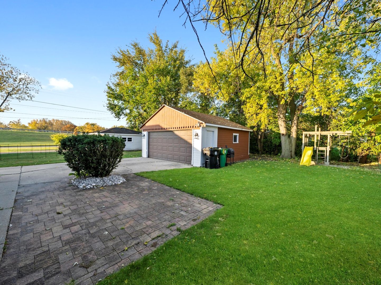 2136 Bristol Avenue, Westchester, IL 60154