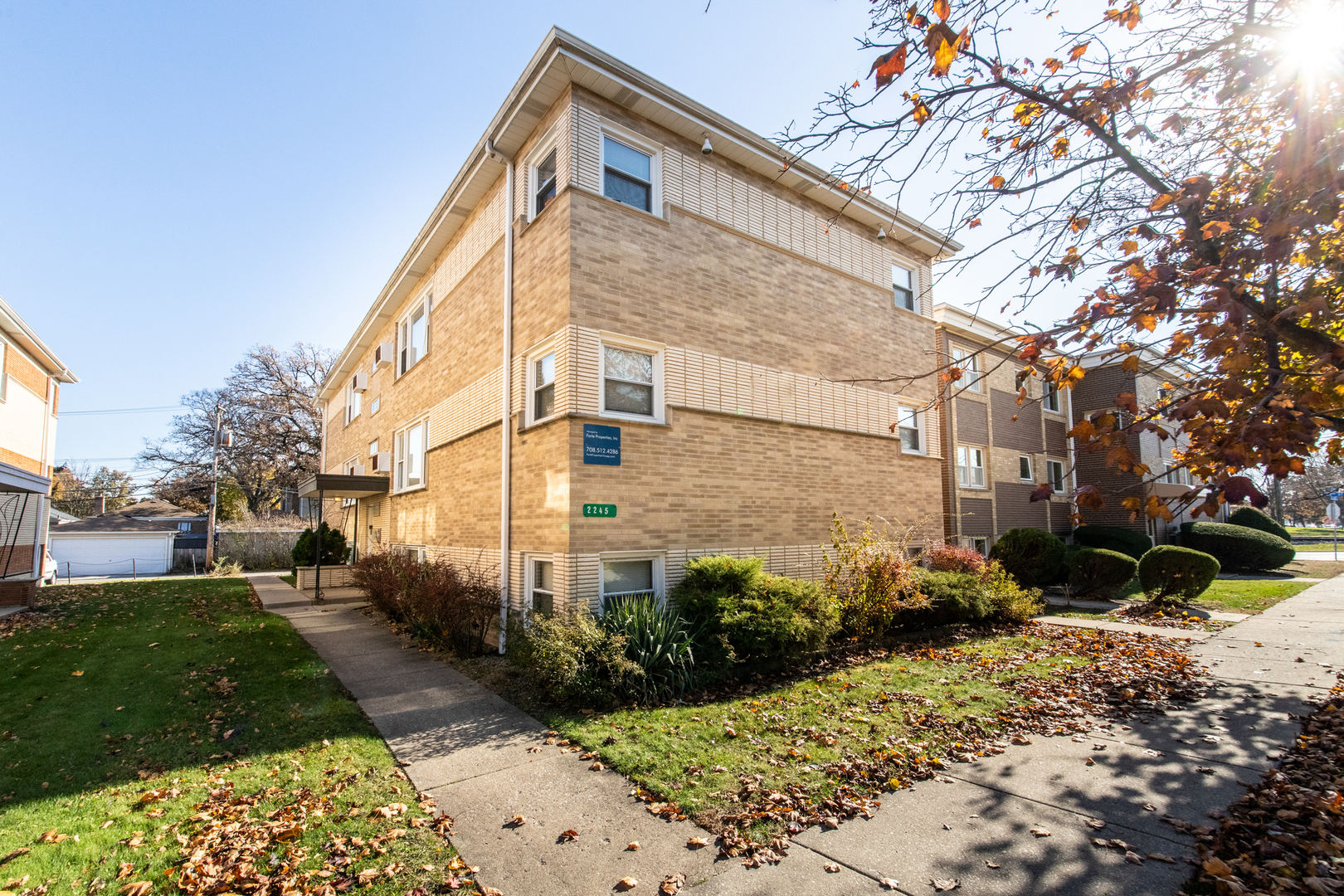 2245 Des Plaines Avenue #B, North Riverside, IL 60546