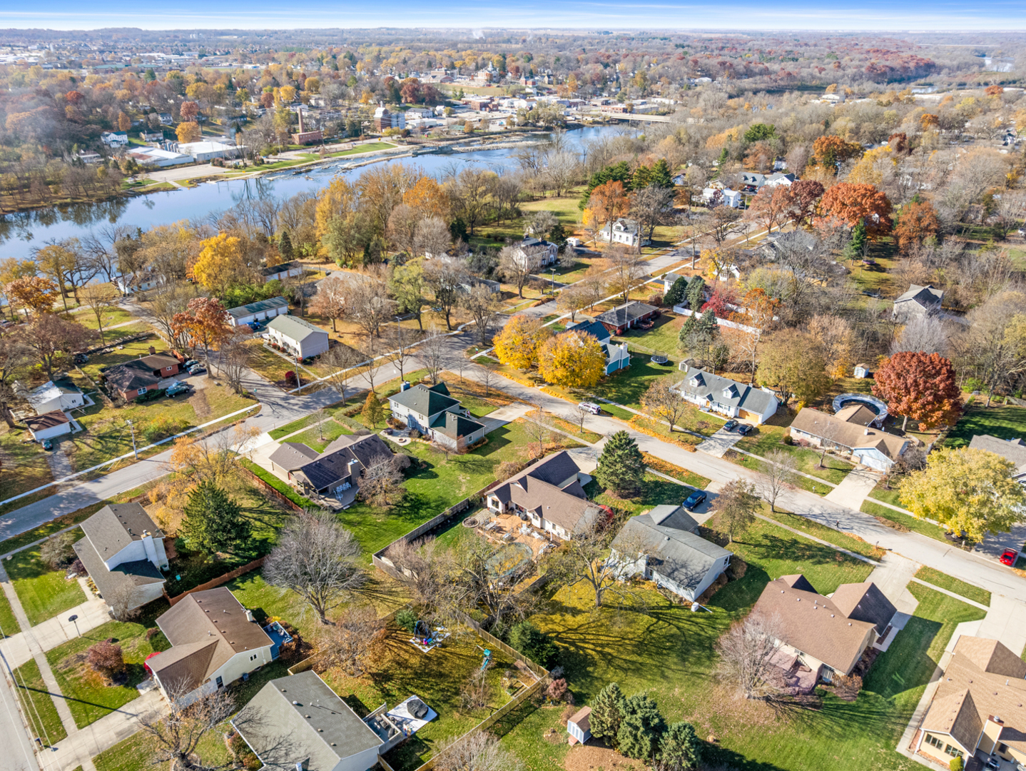 304 Sanders Court, Yorkville, IL 60560