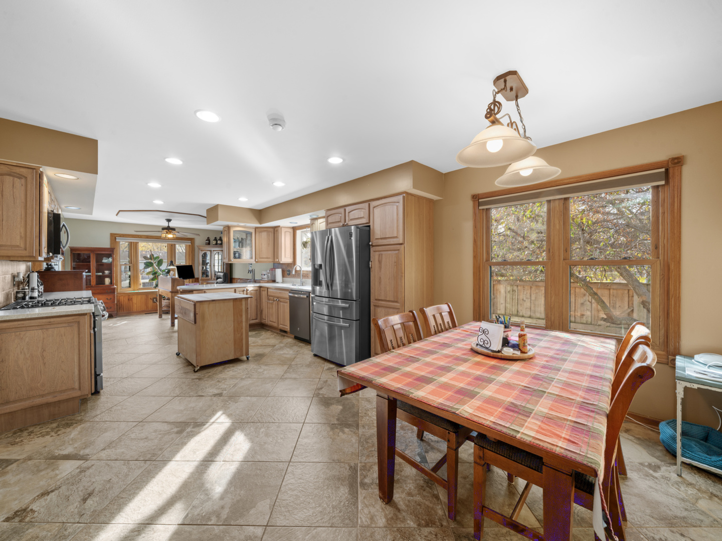 304 Sanders Court, Yorkville, IL 60560