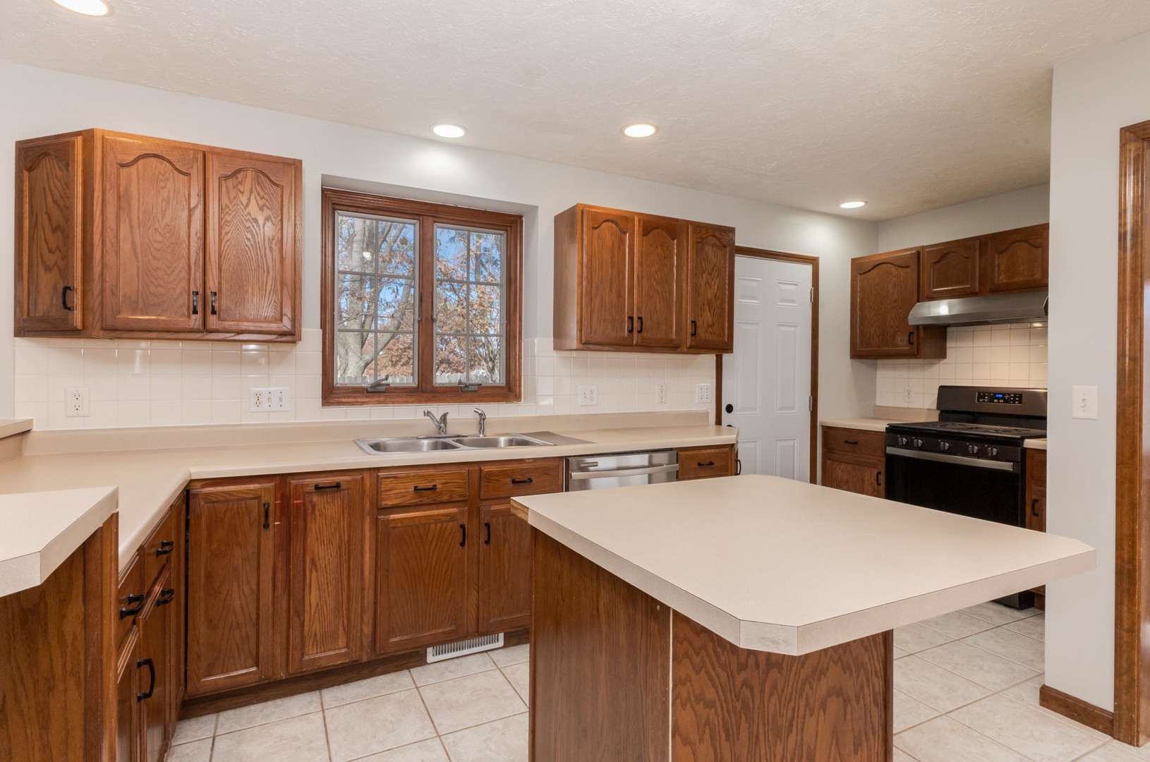 26 Brunton Court, Bloomington, IL 61704