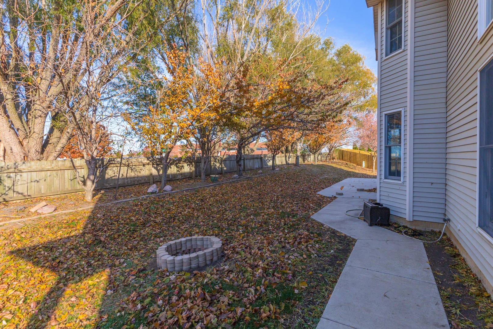 26 Brunton Court, Bloomington, IL 61704