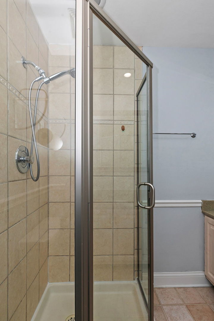 1126 tiverton Court, Schaumburg, IL 60193