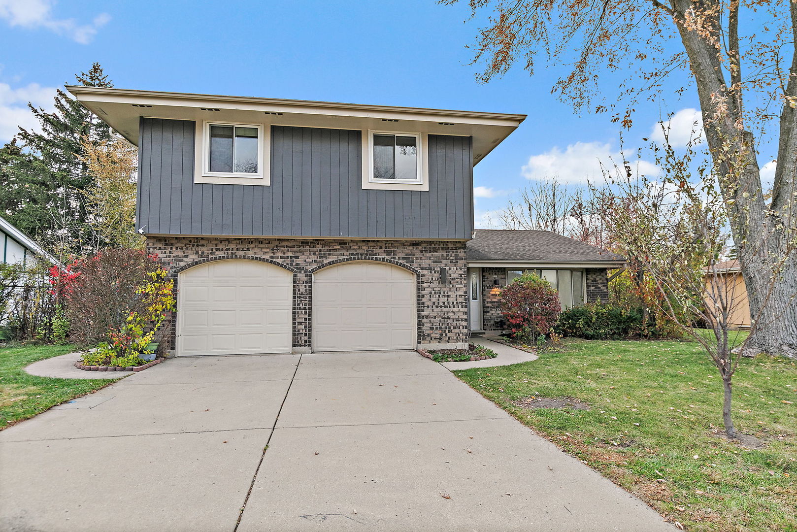 1126 tiverton Court, Schaumburg, IL 60193