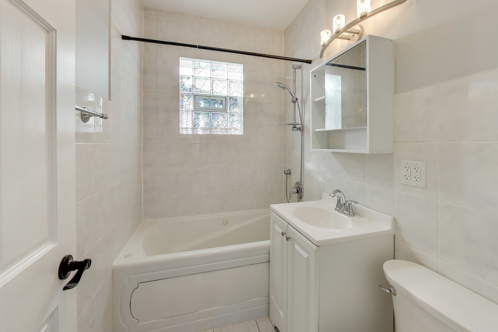 4411 W Wilson Avenue #1, Chicago, IL 60630