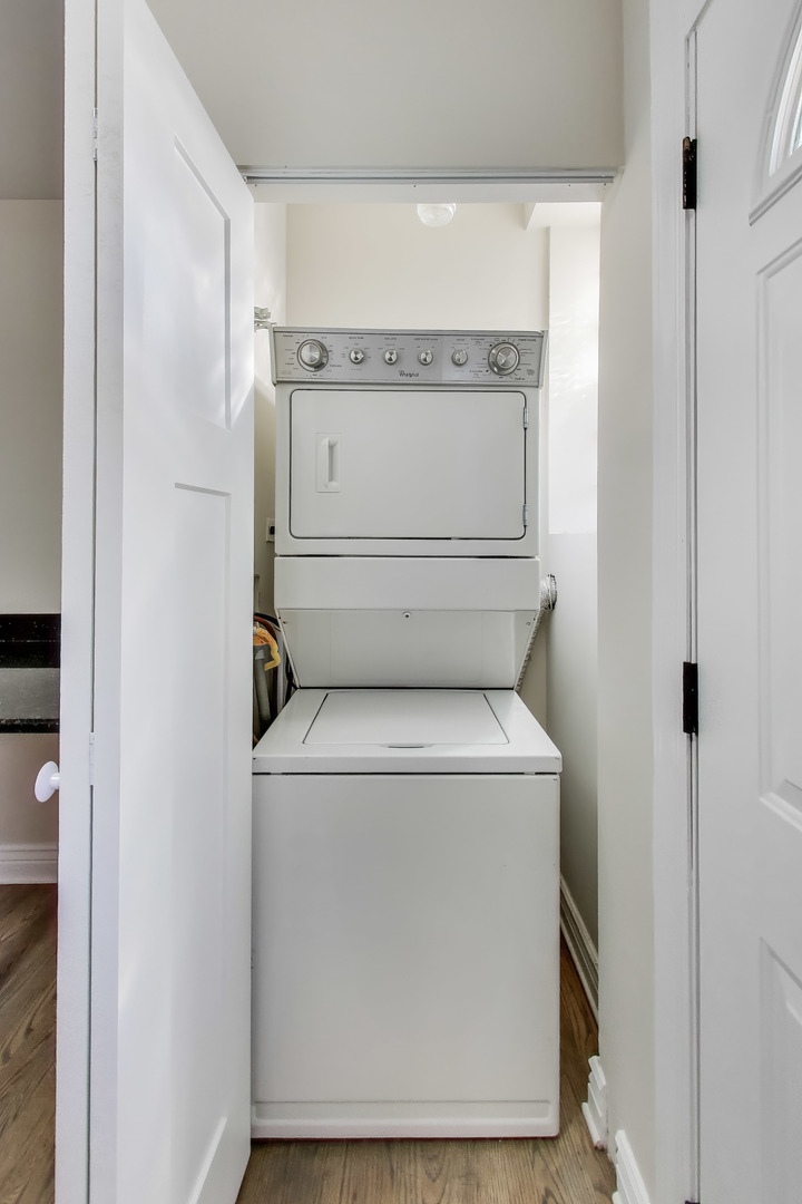 4411 W Wilson Avenue #1, Chicago, IL 60630