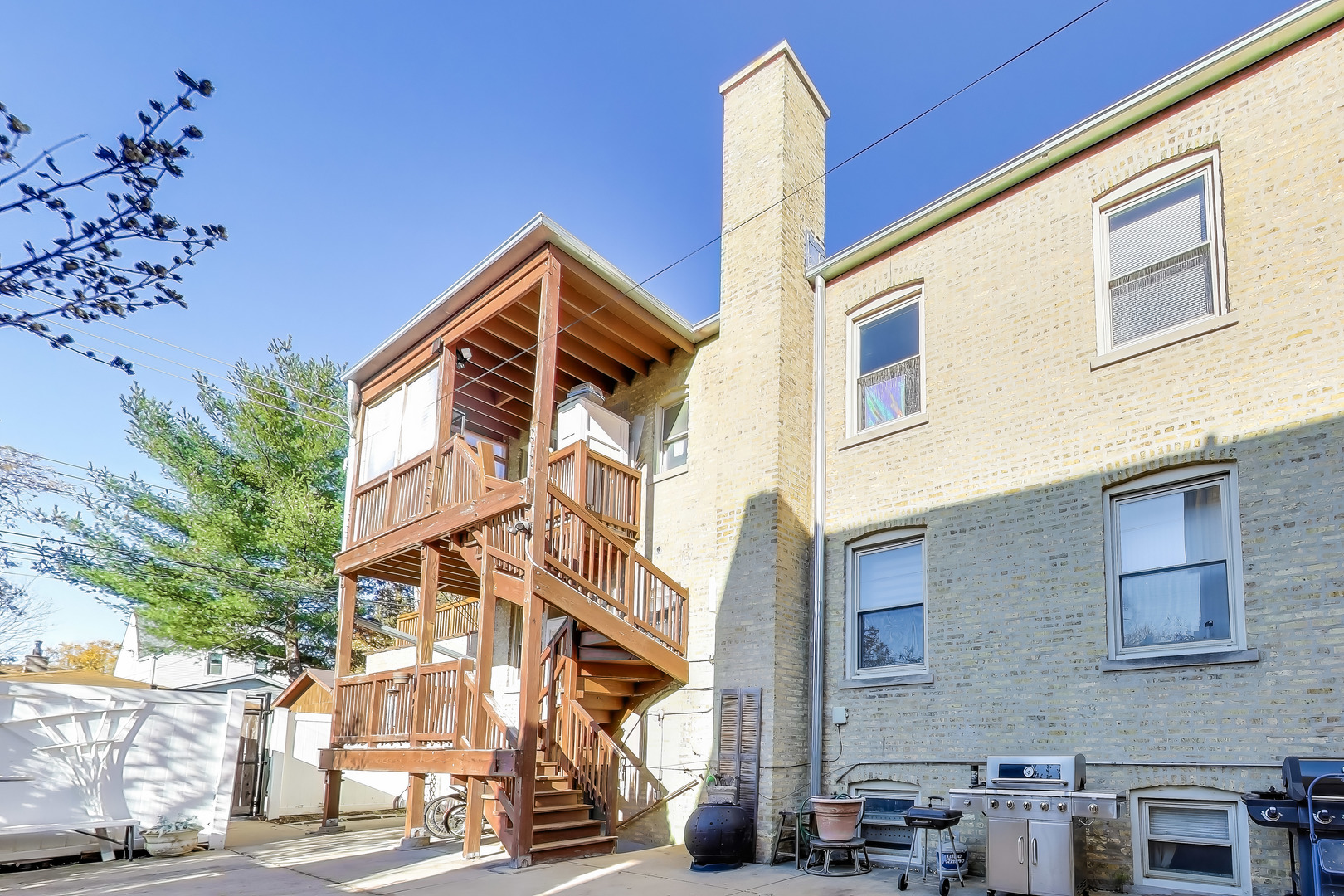 4411 W Wilson Avenue #1, Chicago, IL 60630