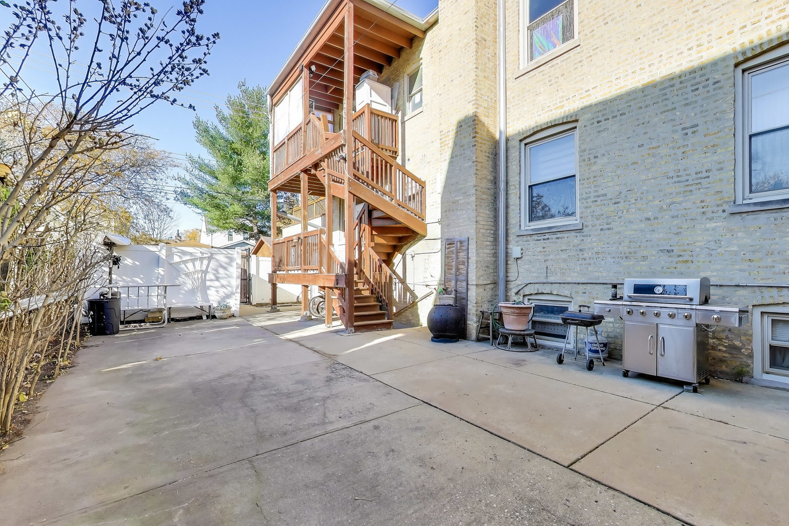 4411 W Wilson Avenue #1, Chicago, IL 60630
