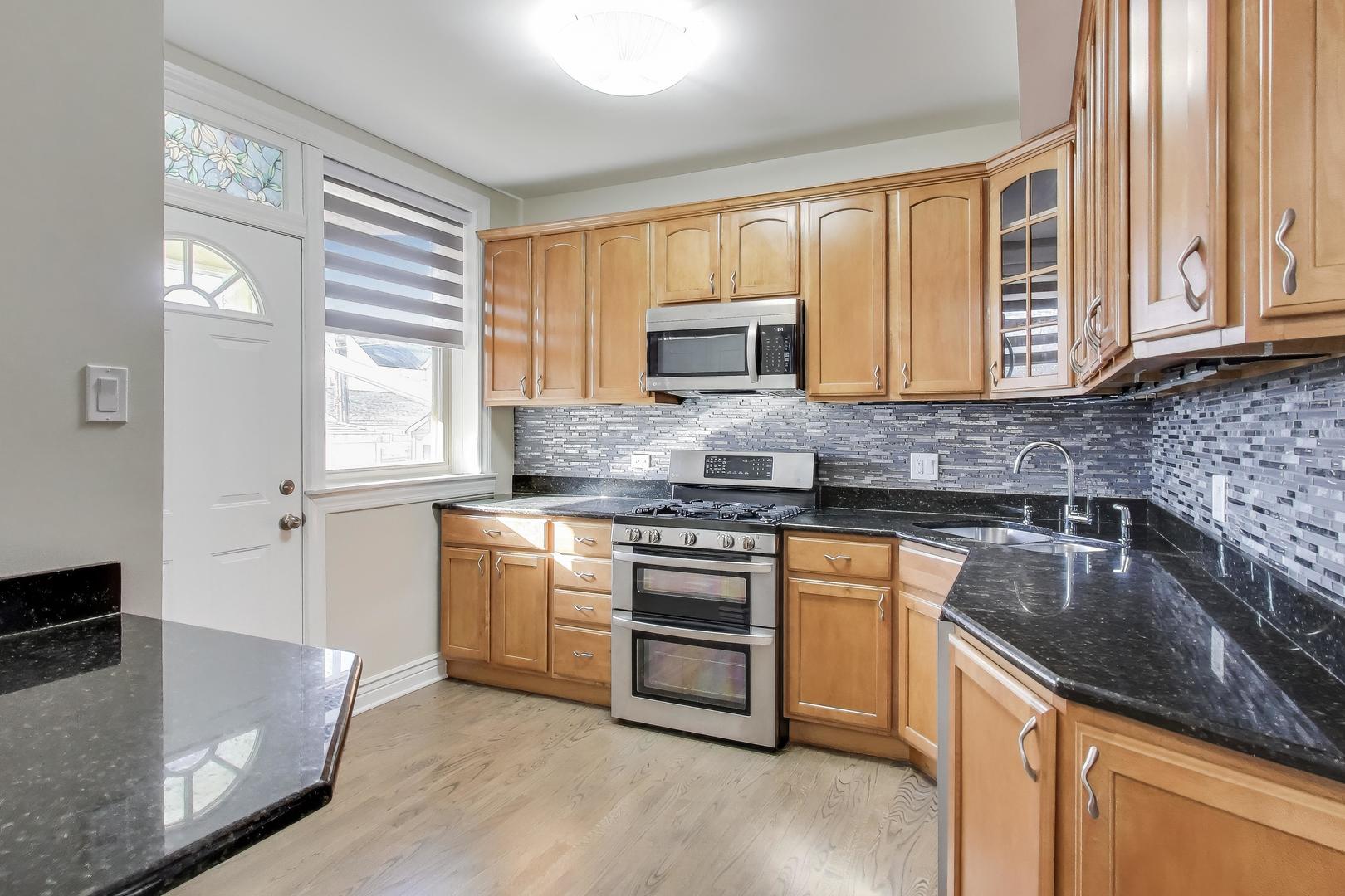 4411 W Wilson Avenue #1, Chicago, IL 60630