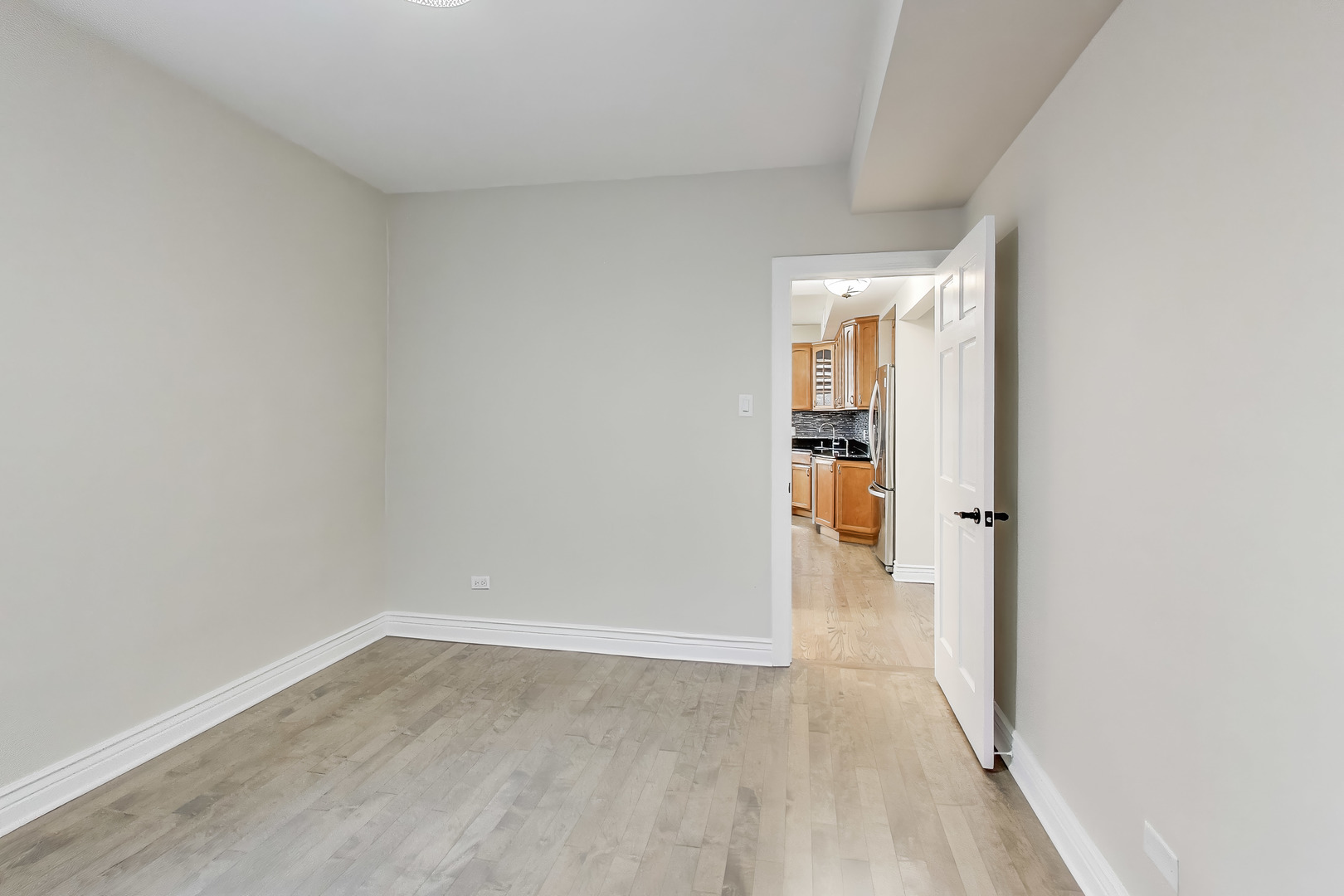 4411 W Wilson Avenue #1, Chicago, IL 60630