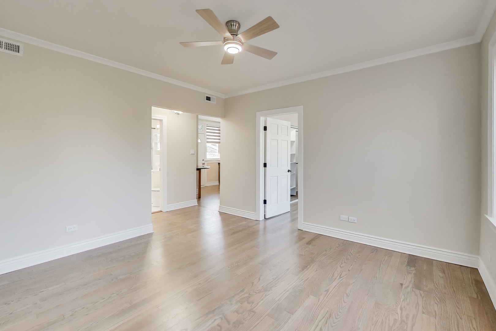 4411 W Wilson Avenue #1, Chicago, IL 60630