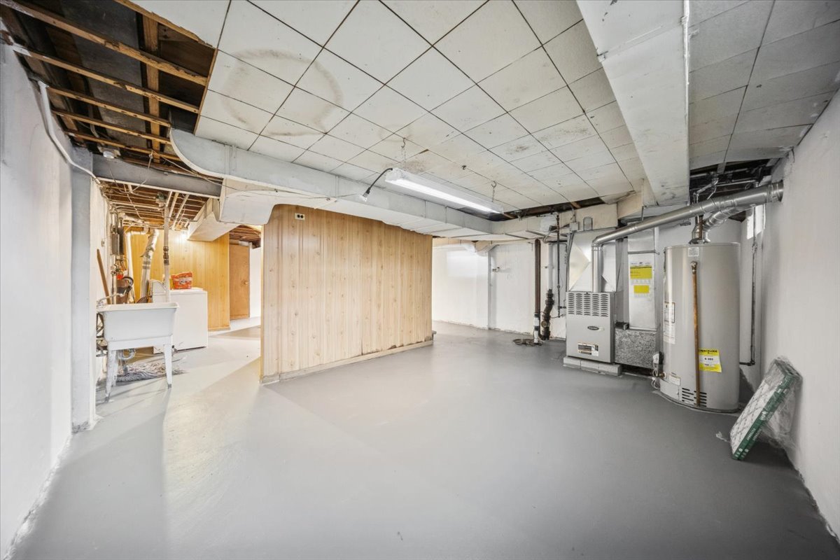 3047 N 79th Avenue, Elmwood Park, IL 60707