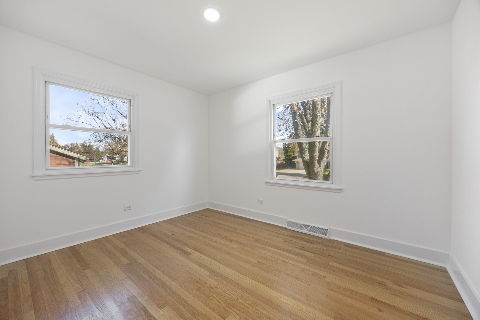 2N238 Highland Avenue, Glen Ellyn, IL 60137