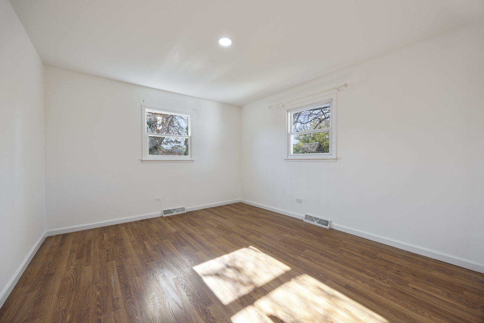 2N238 Highland Avenue, Glen Ellyn, IL 60137