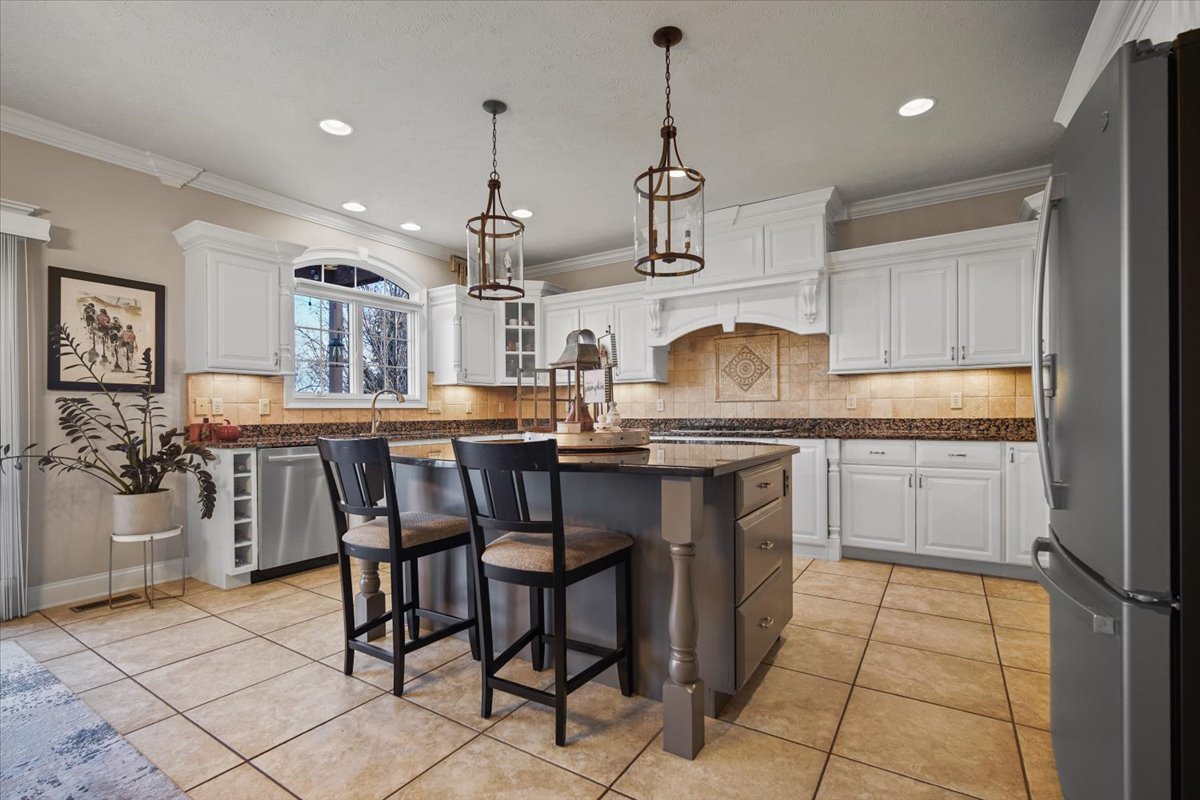 3308 Carrington Lane, Bloomington, IL 61705