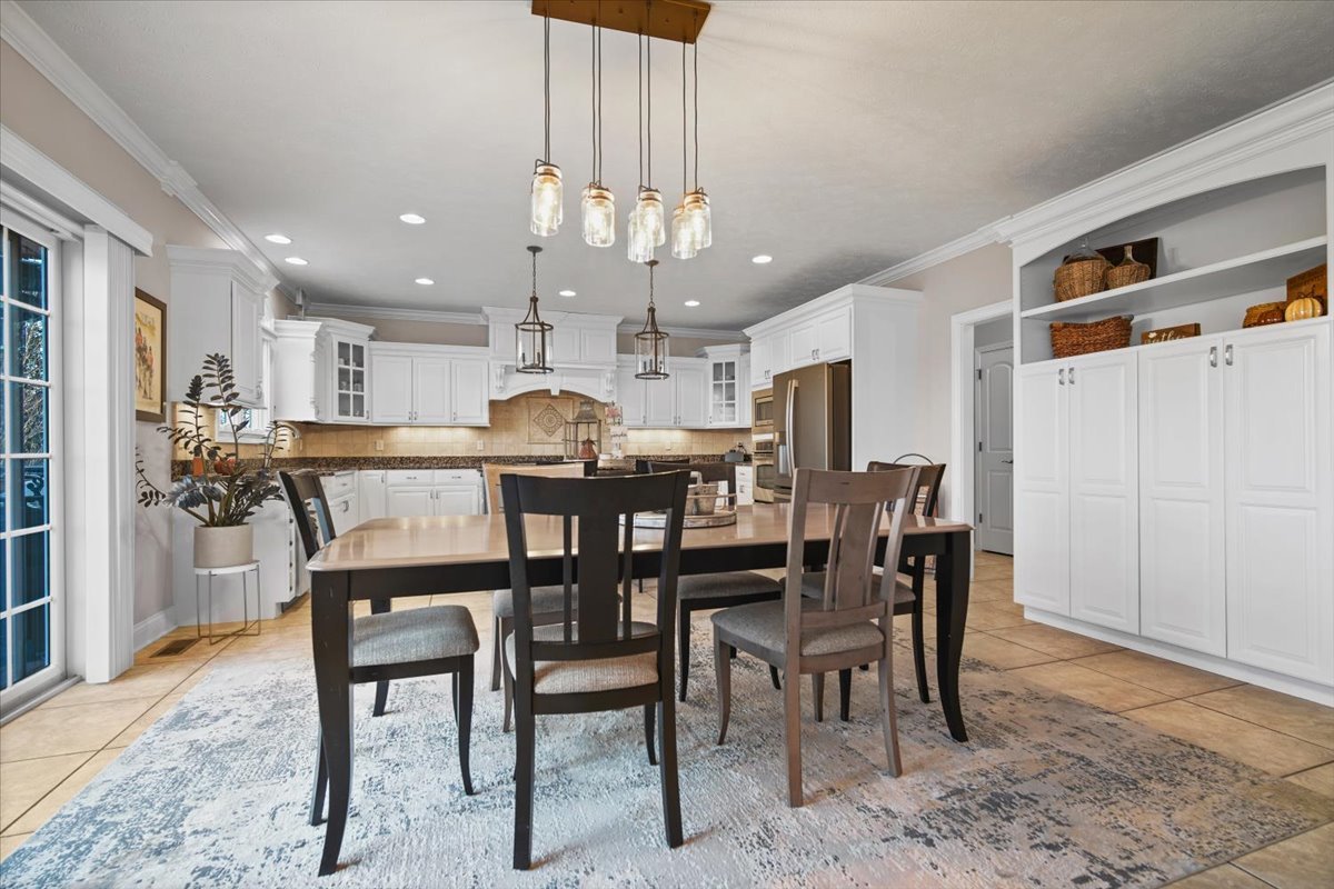 3308 Carrington Lane, Bloomington, IL 61705