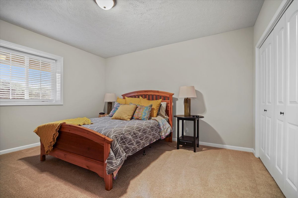 3308 Carrington Lane, Bloomington, IL 61705