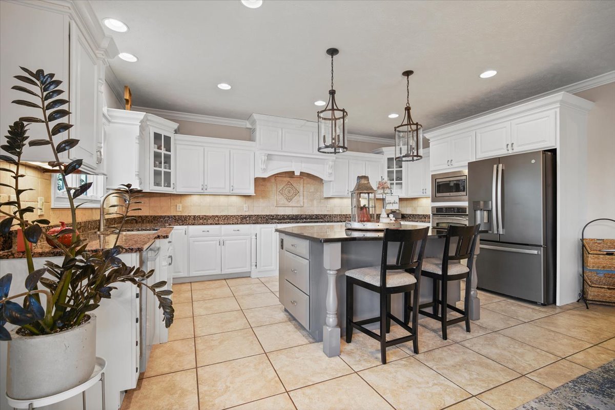 3308 Carrington Lane, Bloomington, IL 61705