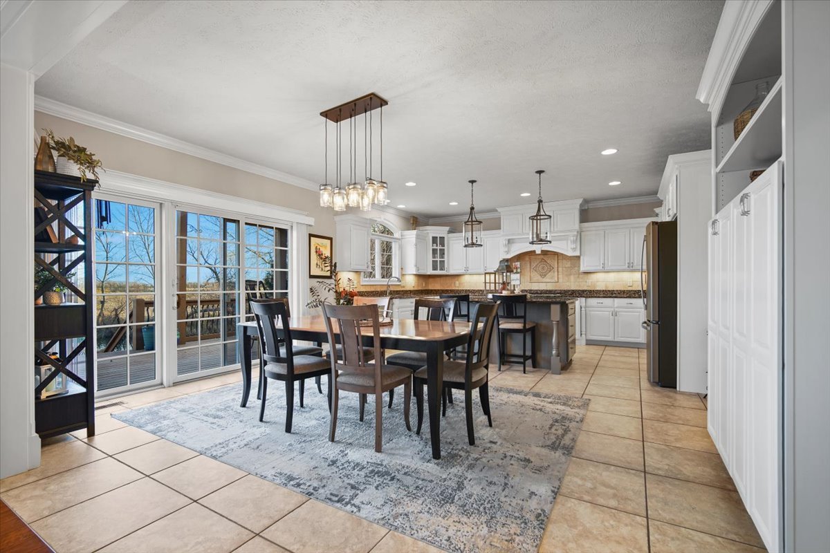 3308 Carrington Lane, Bloomington, IL 61705