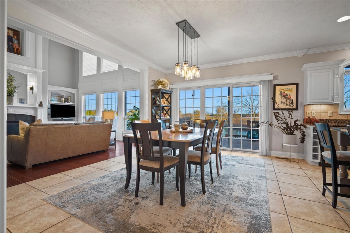 3308 Carrington Lane, Bloomington, IL 61705