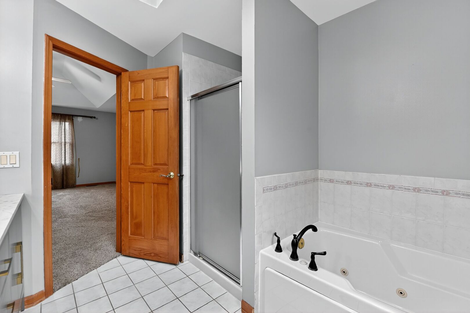 1163 Shoreline Drive, Aurora, IL 60504