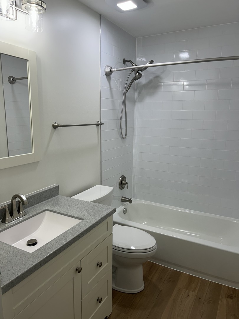 2811 N Harvard Avenue, Arlington Heights, IL 60004