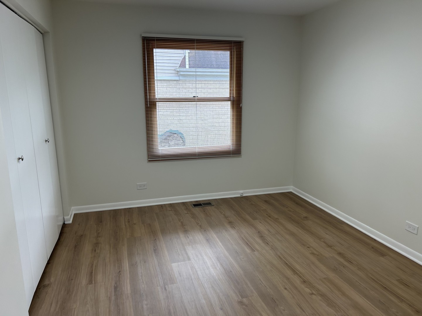 2811 N Harvard Avenue, Arlington Heights, IL 60004