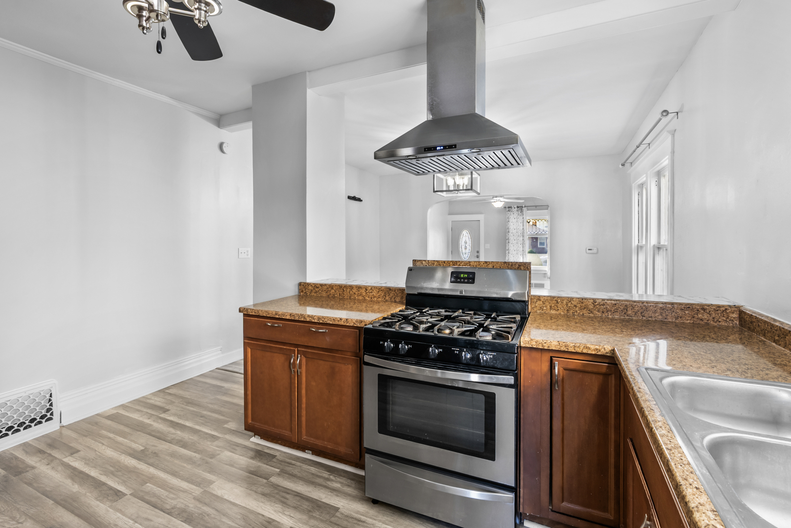 446 Seminary Avenue, Aurora, IL 60505