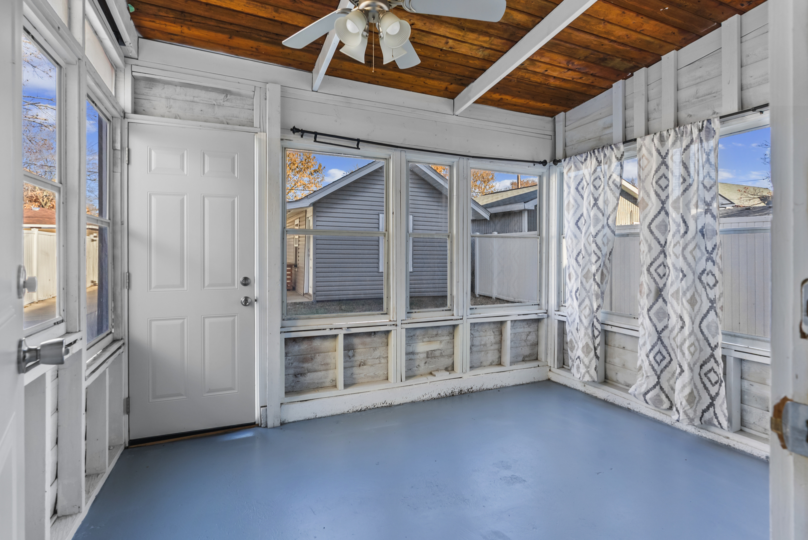 446 Seminary Avenue, Aurora, IL 60505