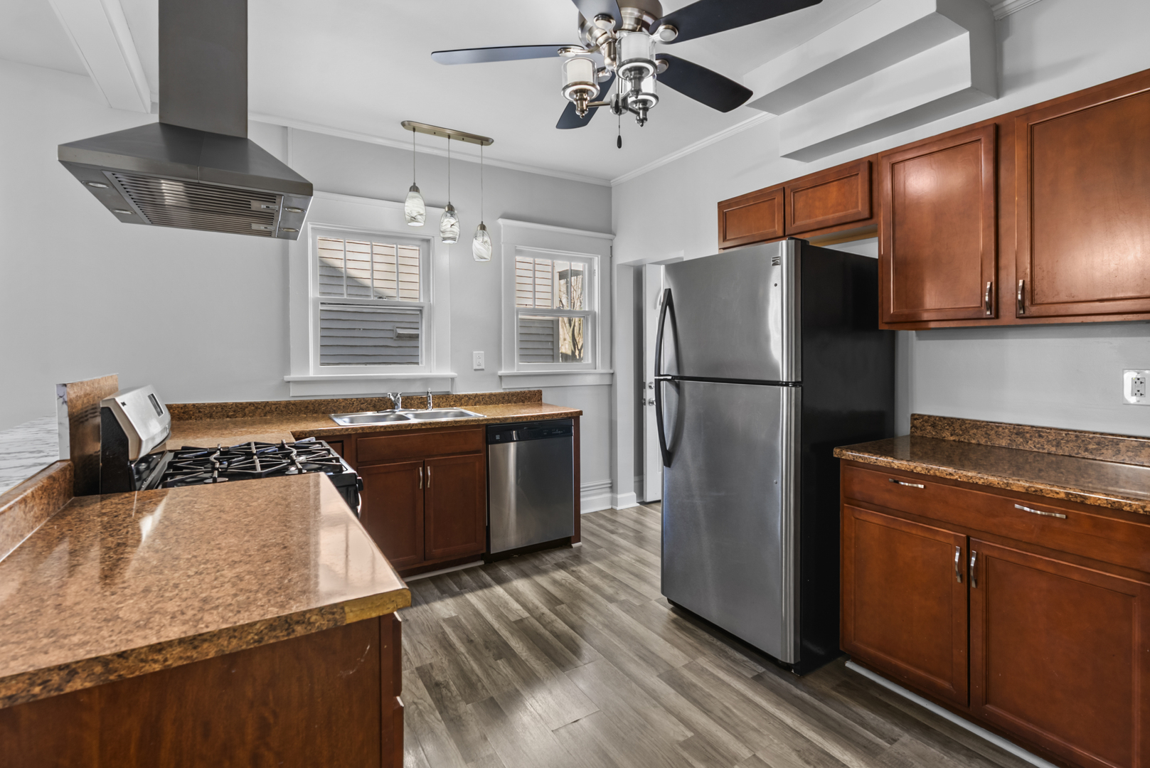 446 Seminary Avenue, Aurora, IL 60505