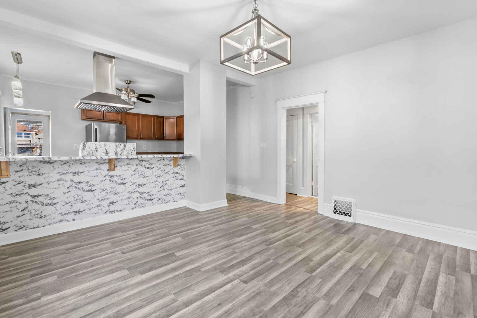 446 Seminary Avenue, Aurora, IL 60505