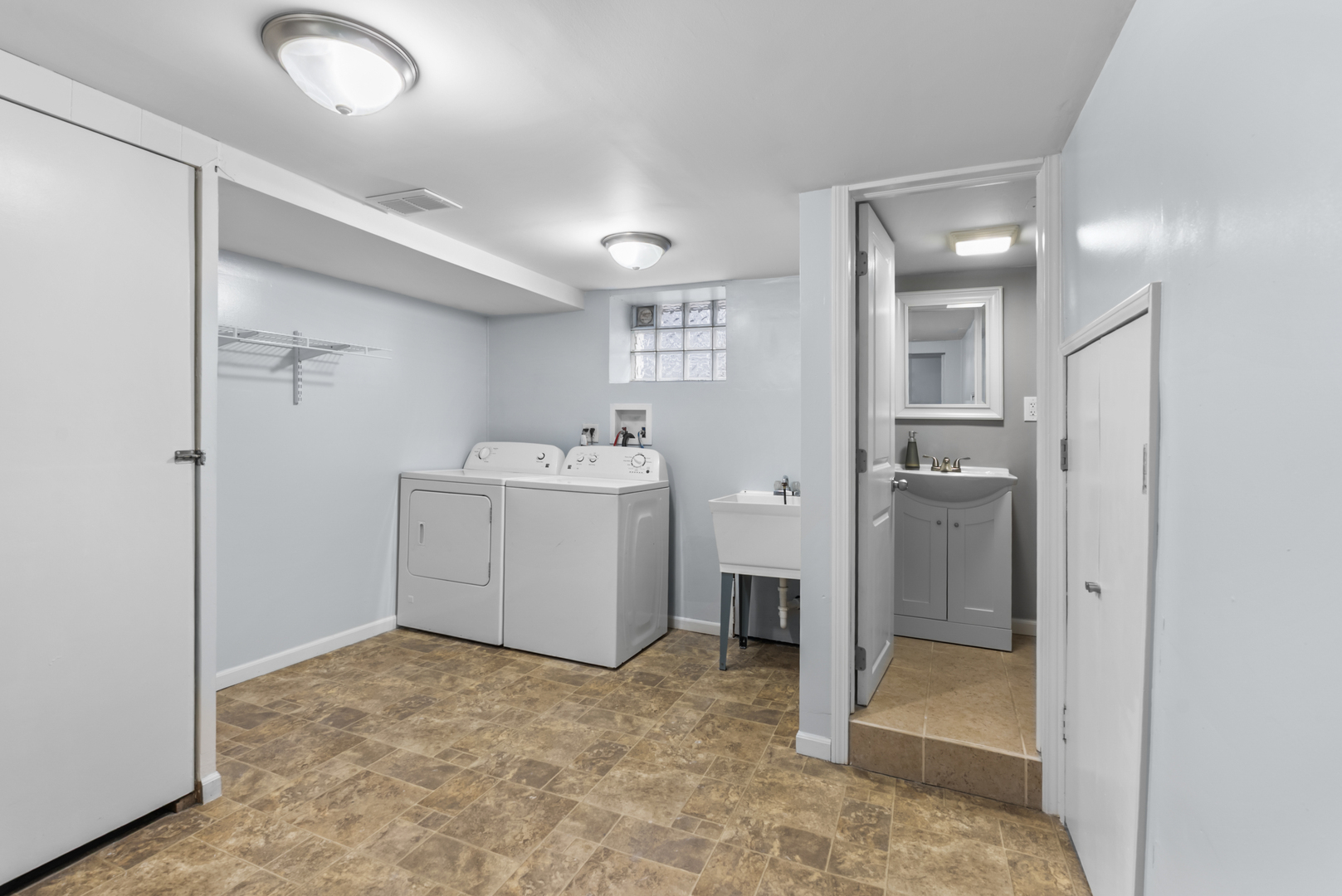 446 Seminary Avenue, Aurora, IL 60505