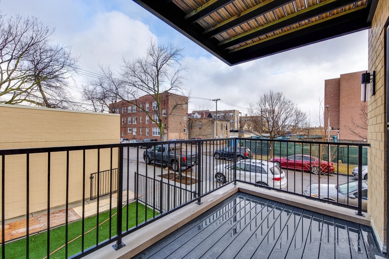 1204 N Spaulding Avenue #1N, Chicago, IL 60651