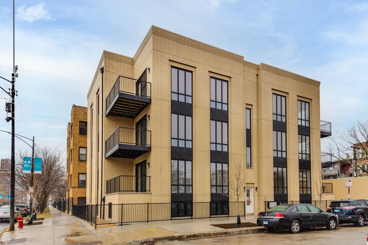 1204 N Spaulding Avenue #1N, Chicago, IL 60651