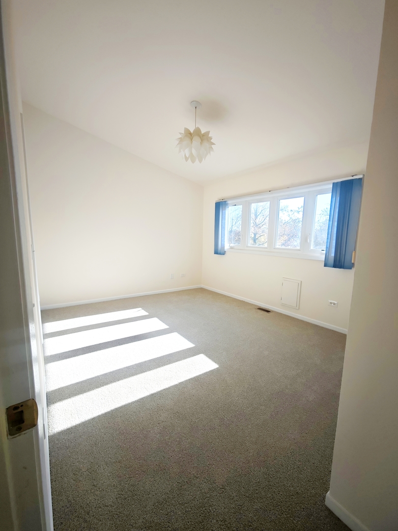 3820 Kiess Drive, Glenview, IL 60025