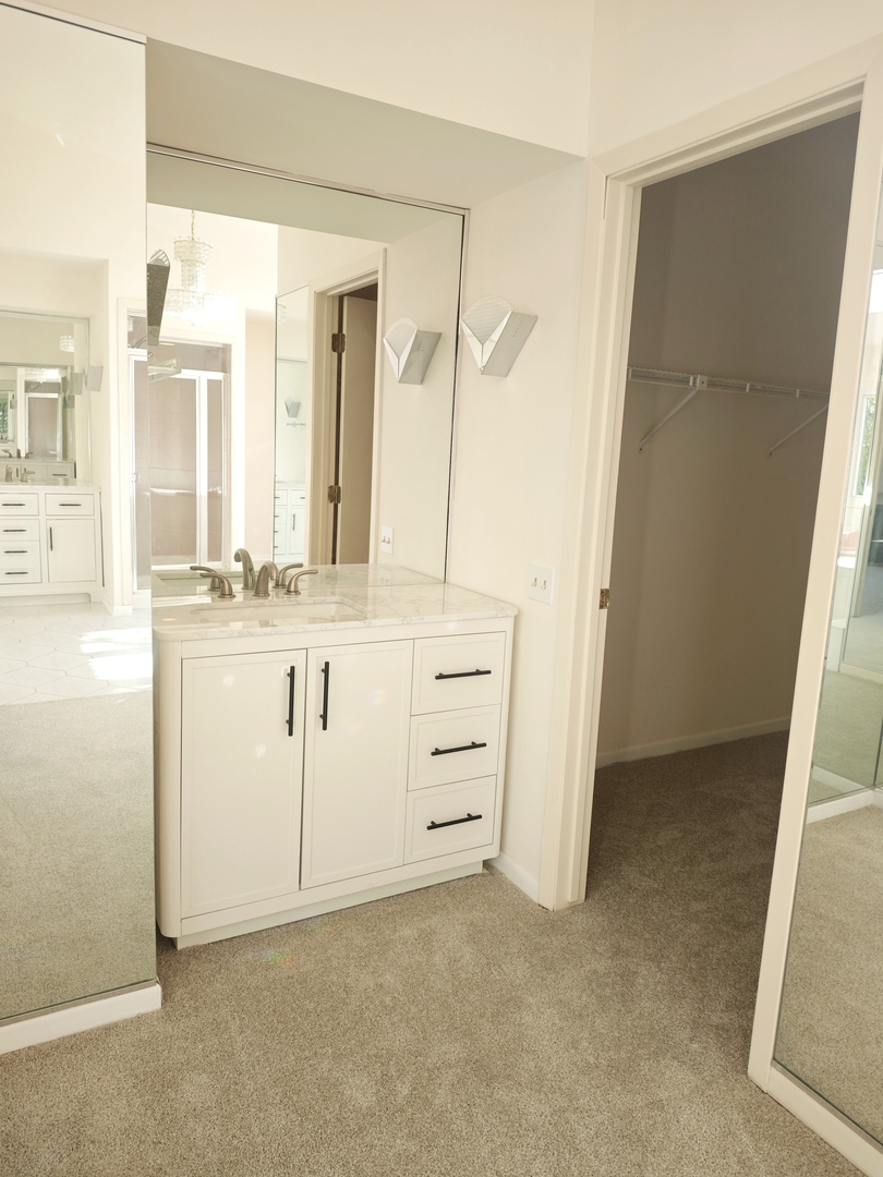 3820 Kiess Drive, Glenview, IL 60025