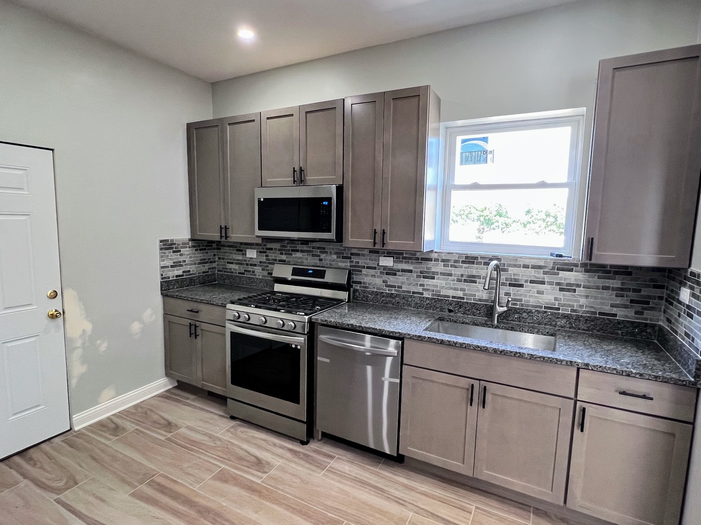 4244 N Spaulding Avenue #3, Chicago, IL 60618