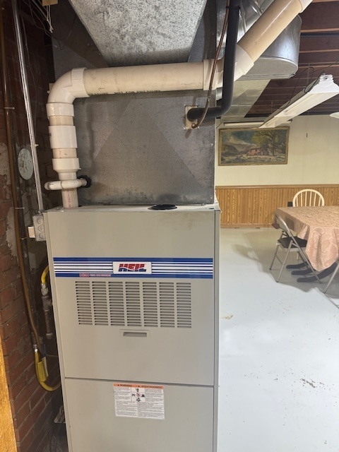 307 N Linden Street, Clinton, IL 61727