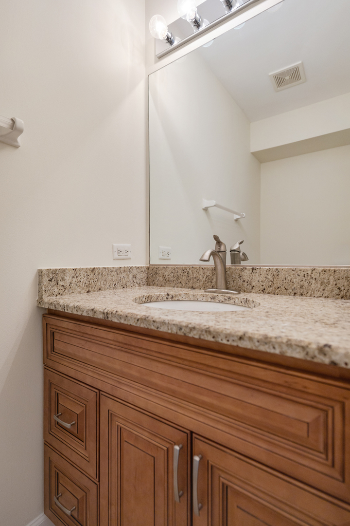 Elk Grove Village, IL 60007