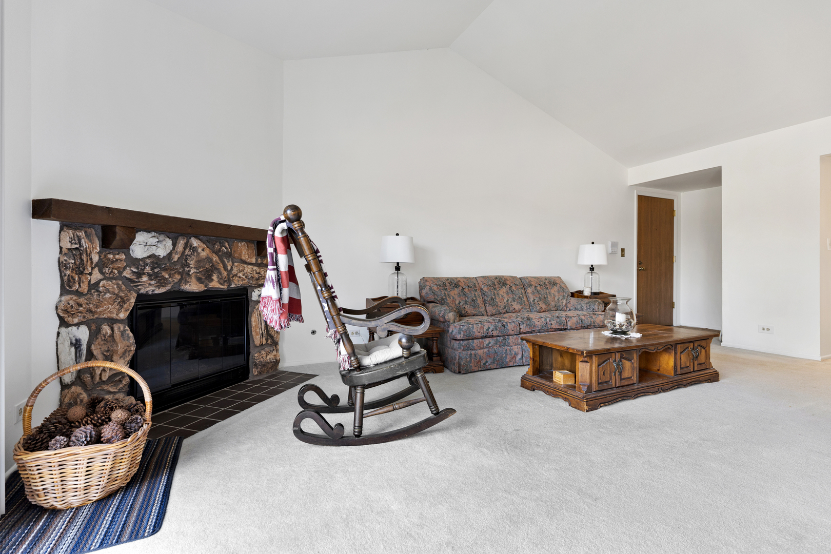 350 Newgate Court #V2, Schaumburg, IL 60193