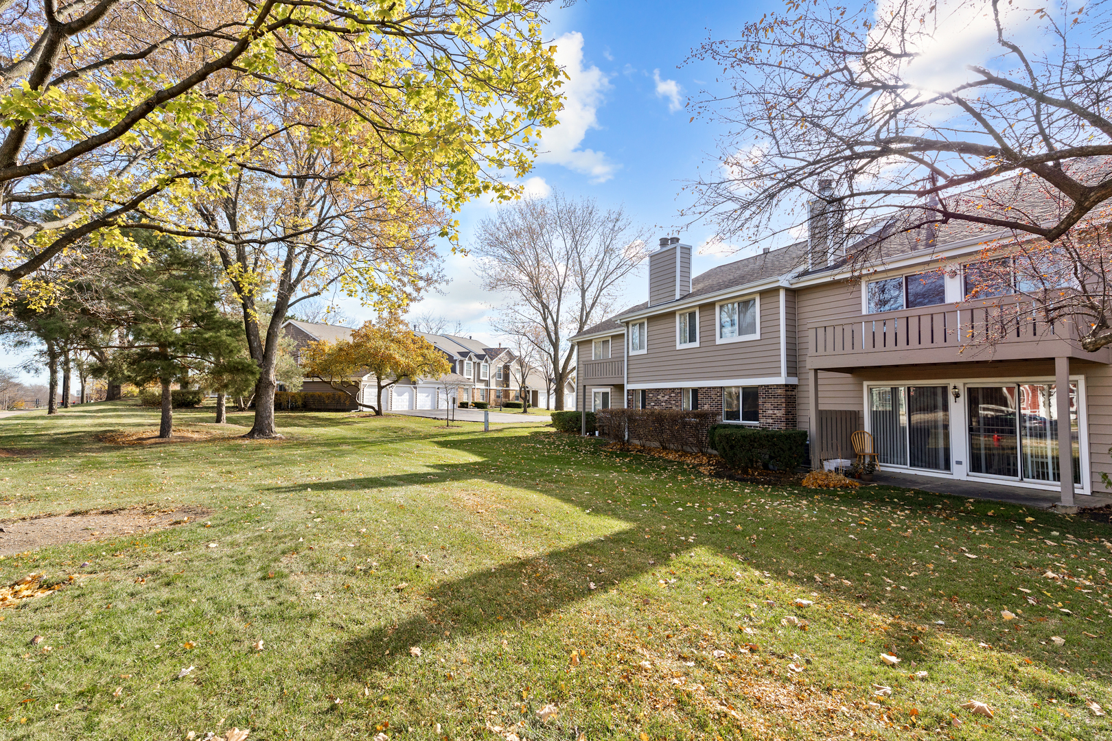 350 Newgate Court #V2, Schaumburg, IL 60193