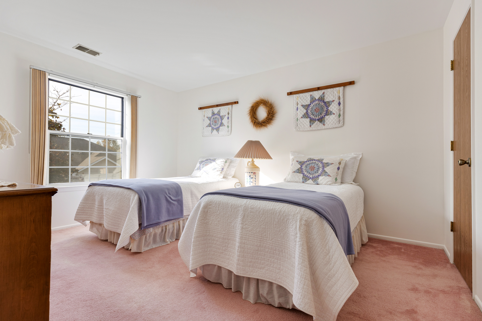 350 Newgate Court #V2, Schaumburg, IL 60193