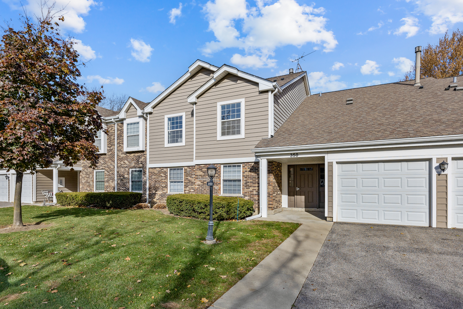 350 Newgate Court #V2, Schaumburg, IL 60193