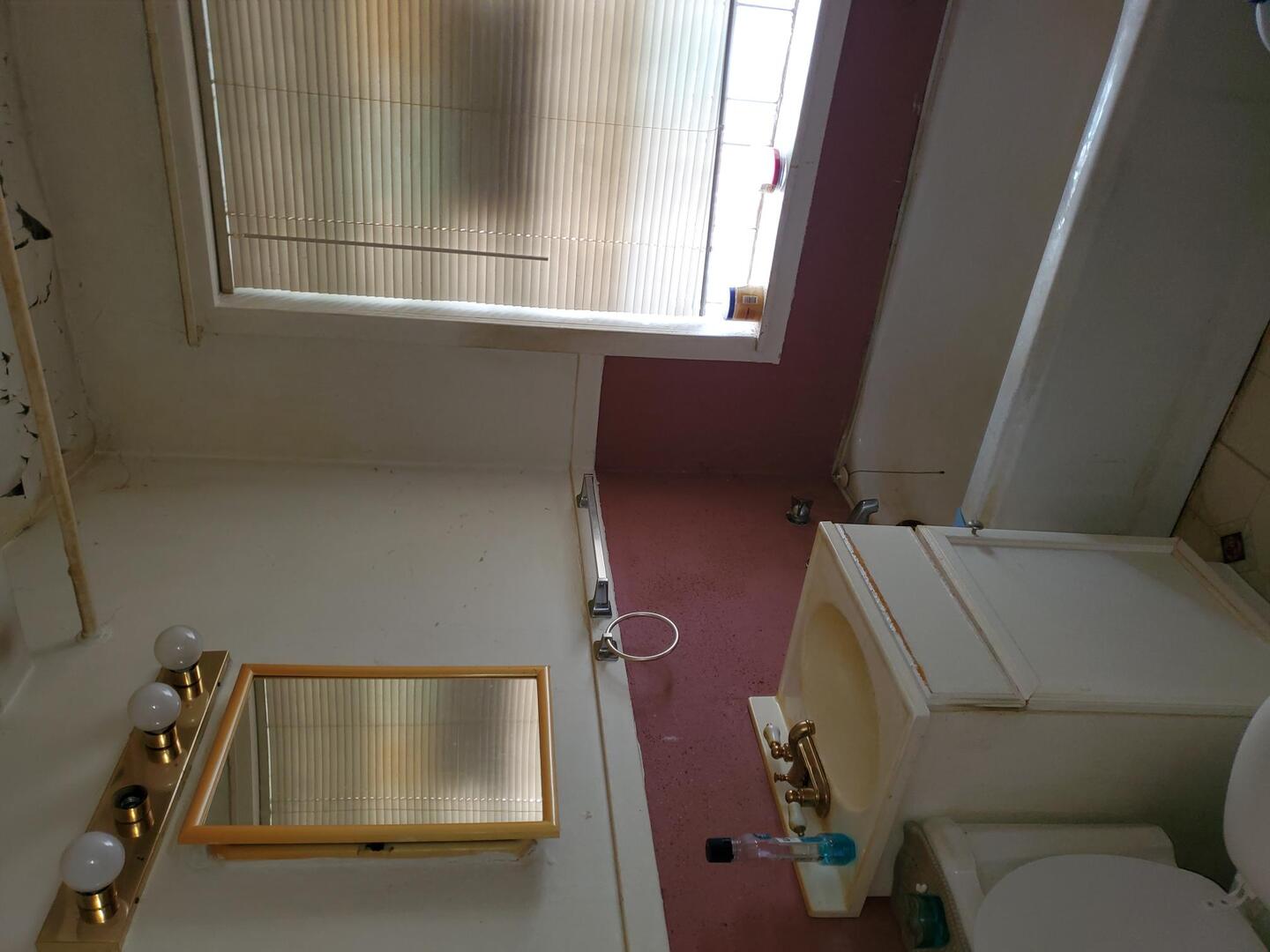 9213 S Forest Avenue, Chicago, IL 60619