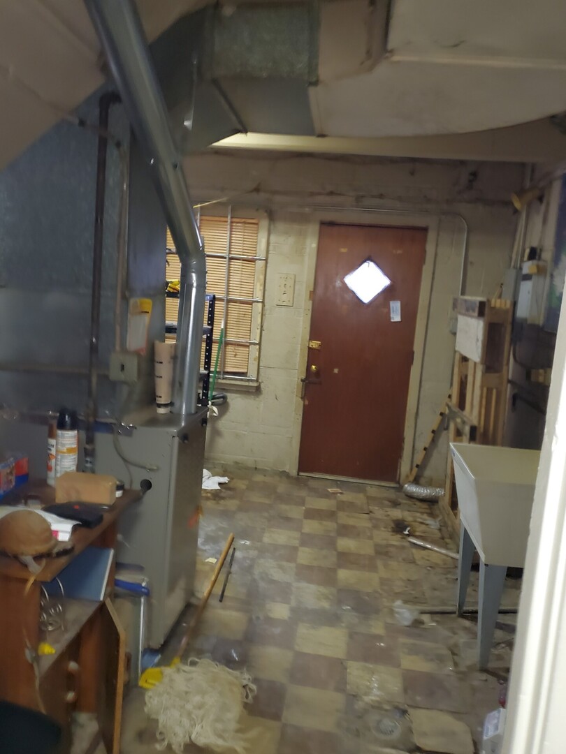 9213 S Forest Avenue, Chicago, IL 60619