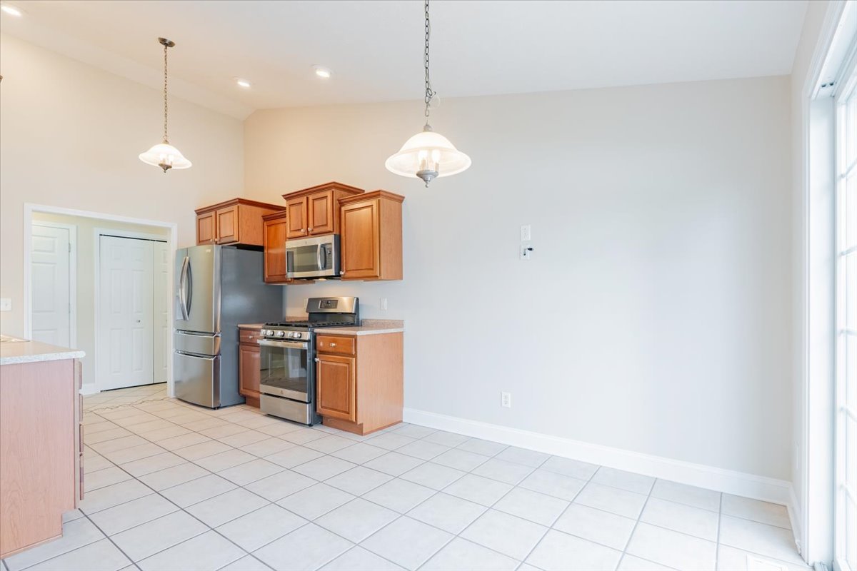 1612 Myra Lane, Bloomington, IL 61704