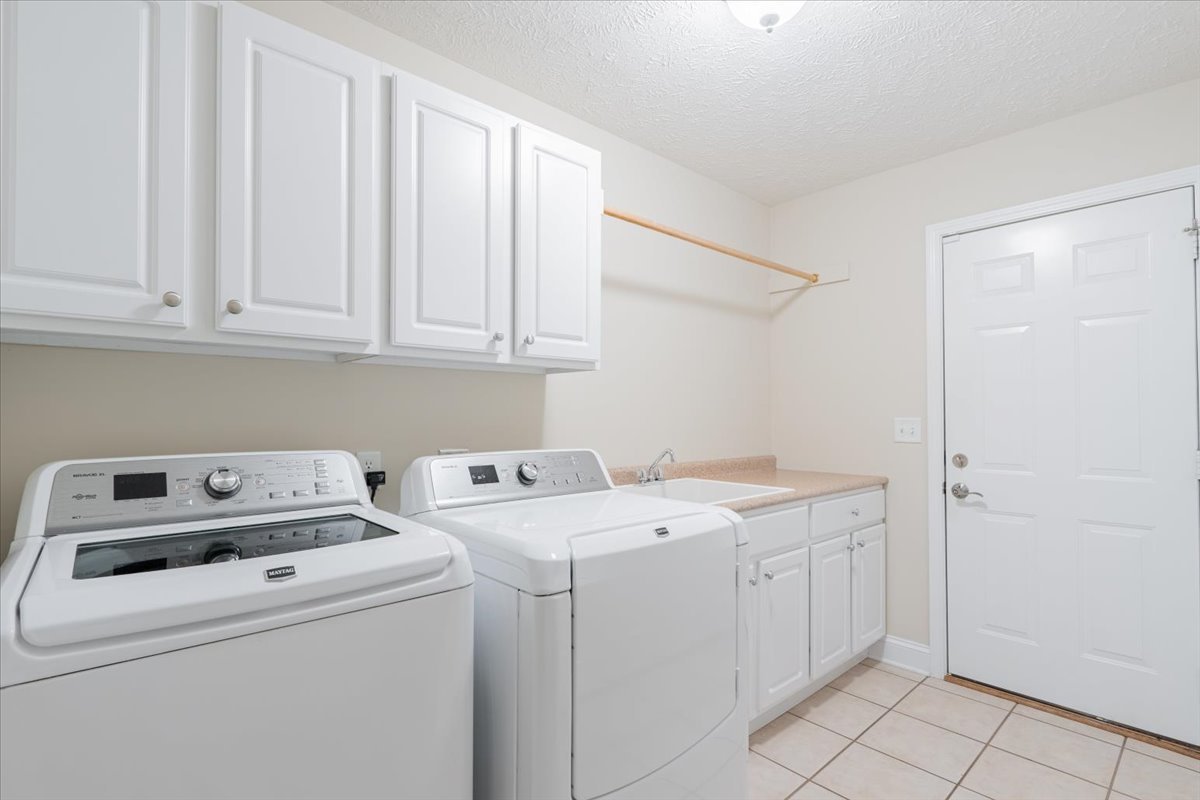 1612 Myra Lane, Bloomington, IL 61704