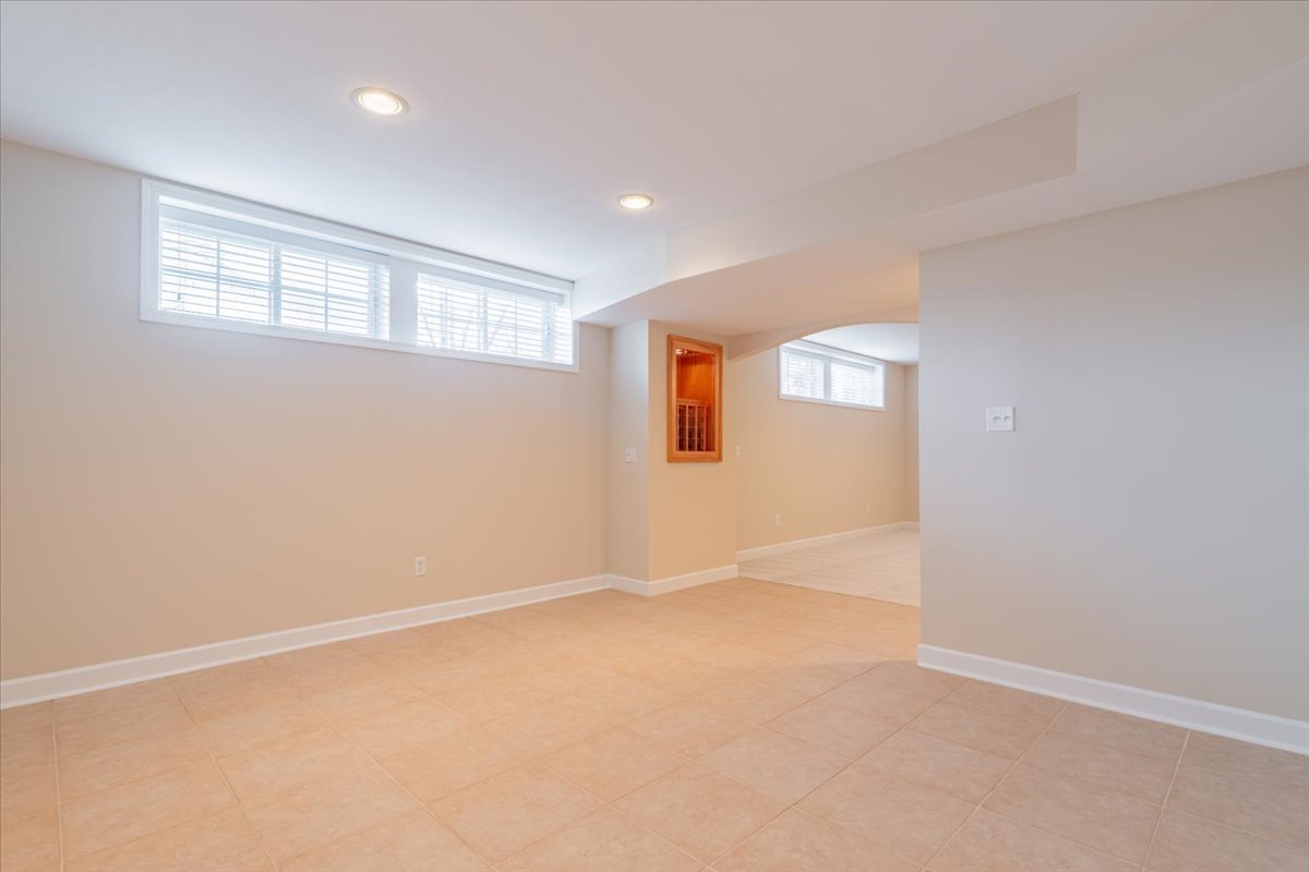 1612 Myra Lane, Bloomington, IL 61704