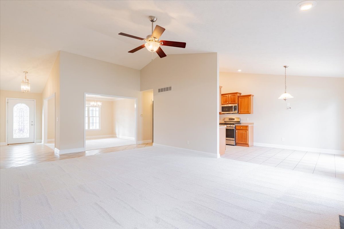 1612 Myra Lane, Bloomington, IL 61704